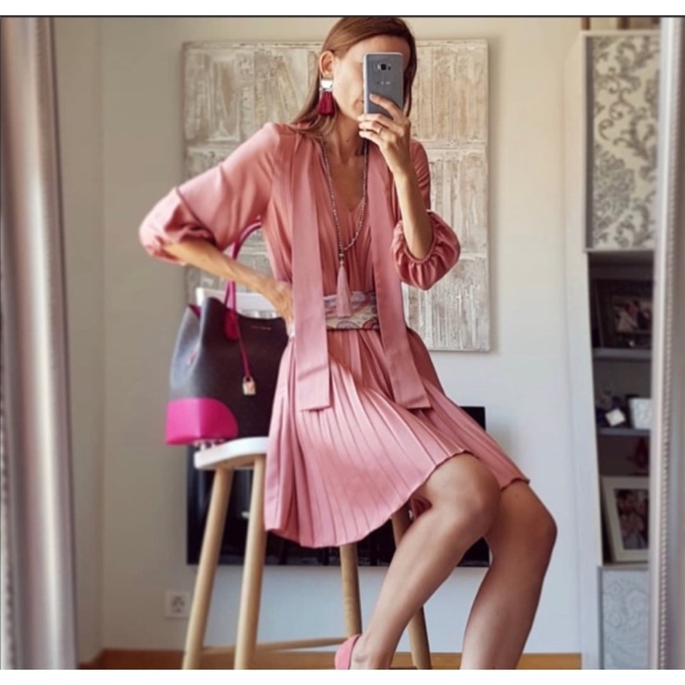 ZARA PINK PUSSYCAT BOW PLEATED DRESS BLOGGER'S FAV